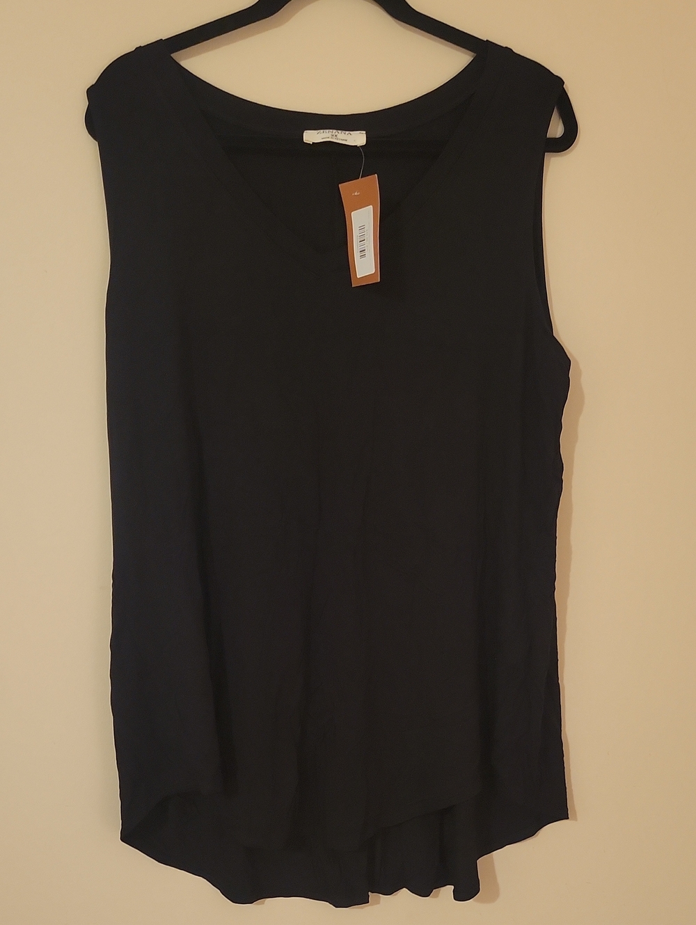 #57 Zenana  Black V-Neck Sleeveless Tank